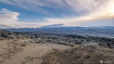 621 Upper Daniels Drive East Wenatchee WA 98802