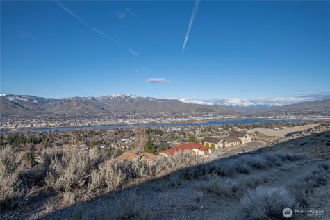 621 Upper Daniels Drive East Wenatchee WA 98802