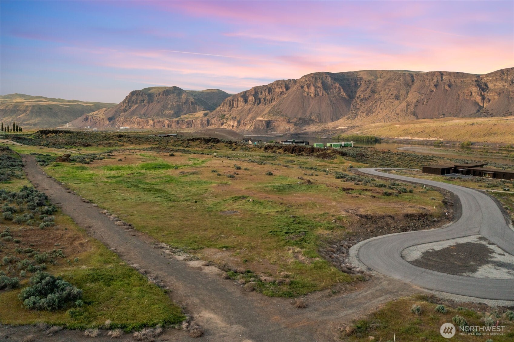 738 Ravens Home Lane Malaga WA 98828