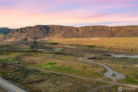 738 Ravens Home Lane Malaga WA 98828