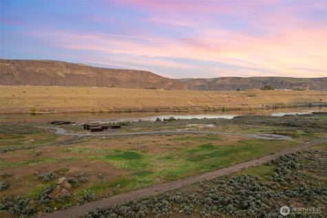 738 Ravens Home Lane Malaga WA 98828