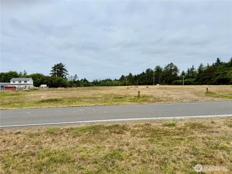 200 E Chance A La Mer NE Ocean Shores WA 98569
