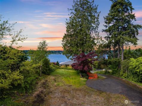 12522 Holmes Point Kirkland WA 98034