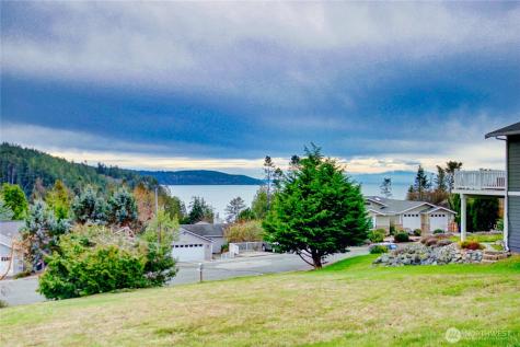 4512 Queen Ann Way Anacortes WA 98221