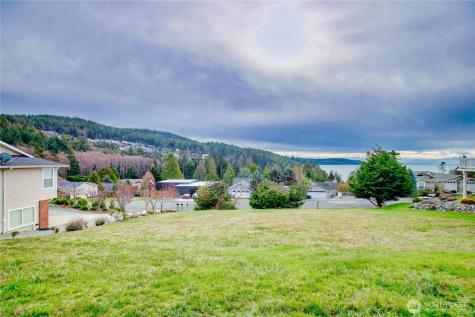 4512 Queen Ann Way Anacortes WA 98221