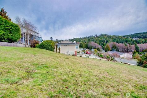 4512 Queen Ann Way Anacortes WA 98221
