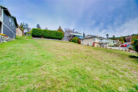 4512 Queen Ann Way Anacortes WA 98221