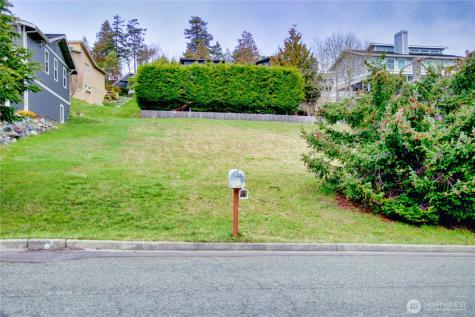 4512 Queen Ann Way Anacortes WA 98221