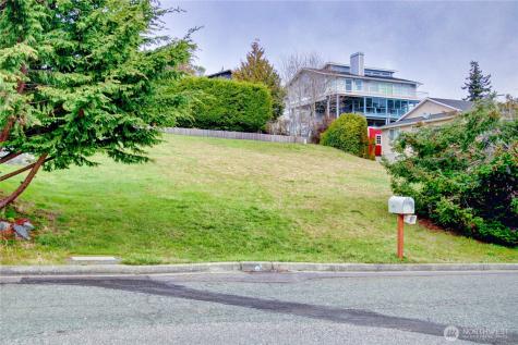 4512 Queen Ann Way Anacortes WA 98221