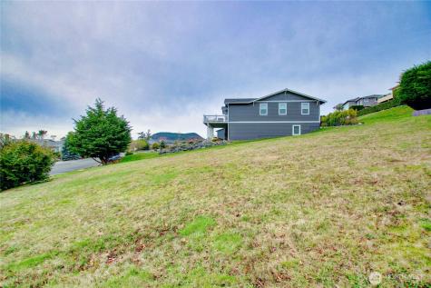 4512 Queen Ann Way Anacortes WA 98221