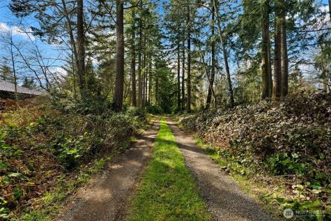 8165 Orchard Avenue SE Port Orchard WA 98367