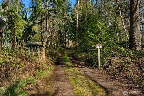 8165 Orchard Avenue SE Port Orchard WA 98367