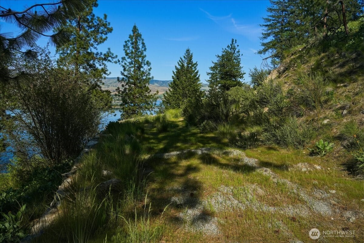 7365 Ridgeview Drive Chelan WA 98816