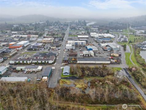 124 Commercial Street Raymond WA 98577