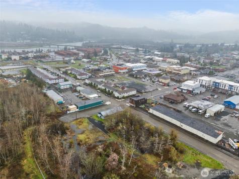 124 Commercial Street Raymond WA 98577