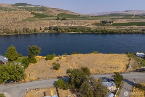 1751 Fairview Avenue Bridgeport WA 98813