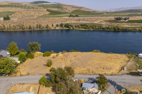 1751 Fairview Avenue Bridgeport WA 98813