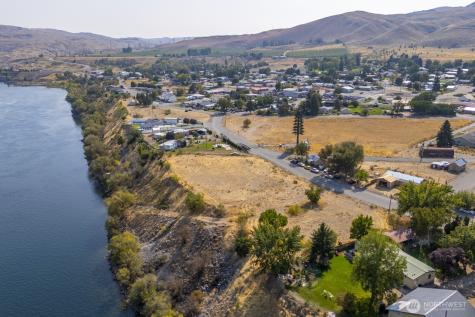 1751 Fairview Avenue Bridgeport WA 98813