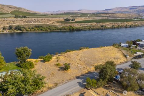 1751 Fairview Avenue Bridgeport WA 98813