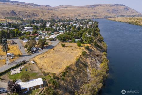 1751 Fairview Avenue Bridgeport WA 98813