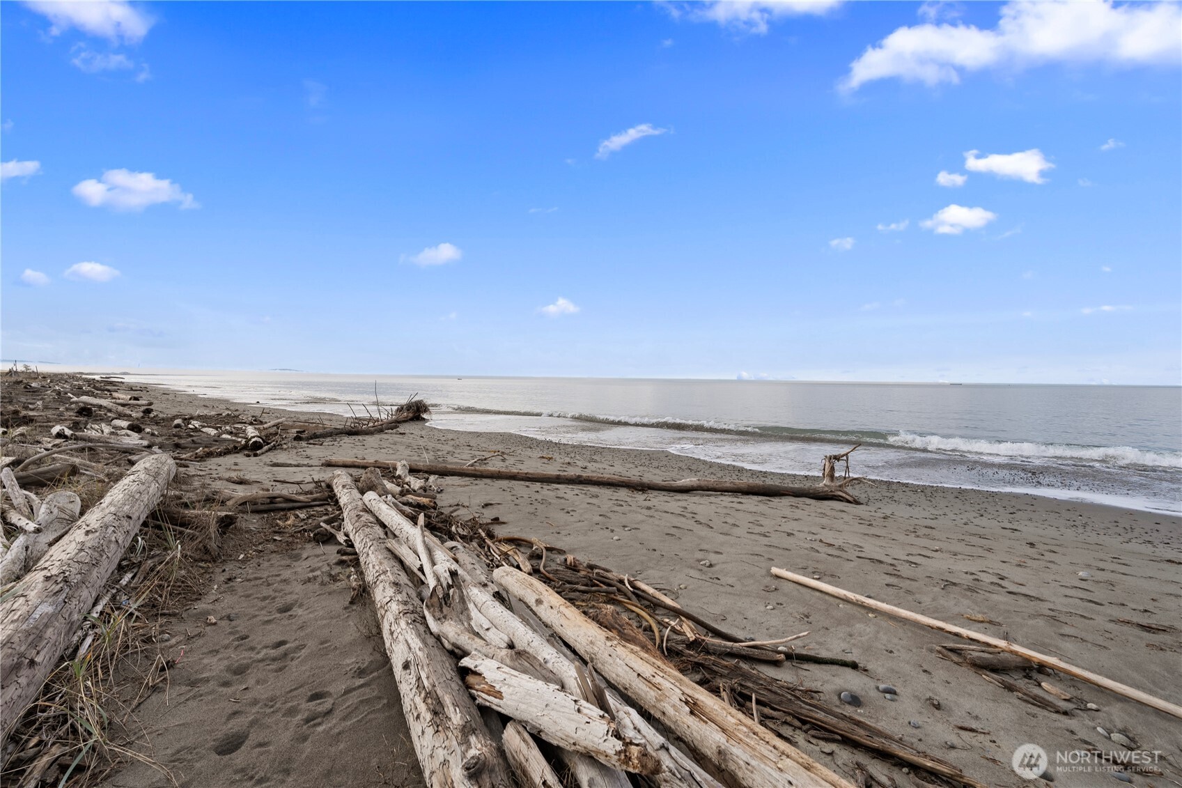 4689 Surfcrest Drive Oak Harbor WA 98277