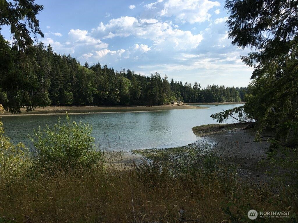 3093 SE Kamilche Point Road Shelton WA 98584
