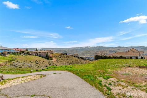2450 Twin Peaks View East Wenatchee WA 98802