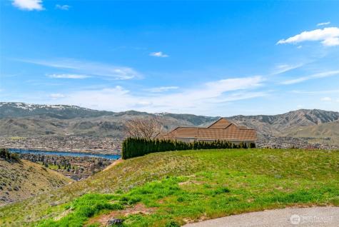 2450 Twin Peaks View East Wenatchee WA 98802