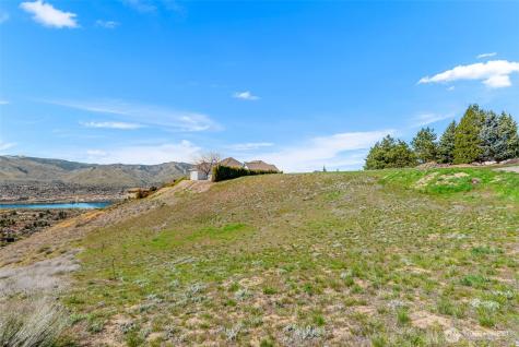 2450 Twin Peaks View East Wenatchee WA 98802