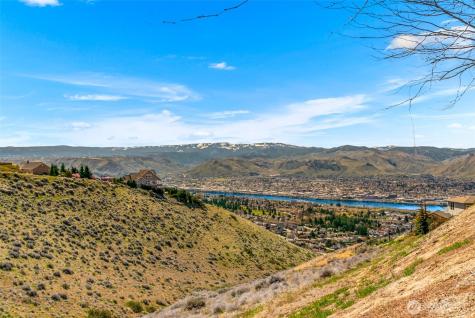 2450 Twin Peaks View East Wenatchee WA 98802