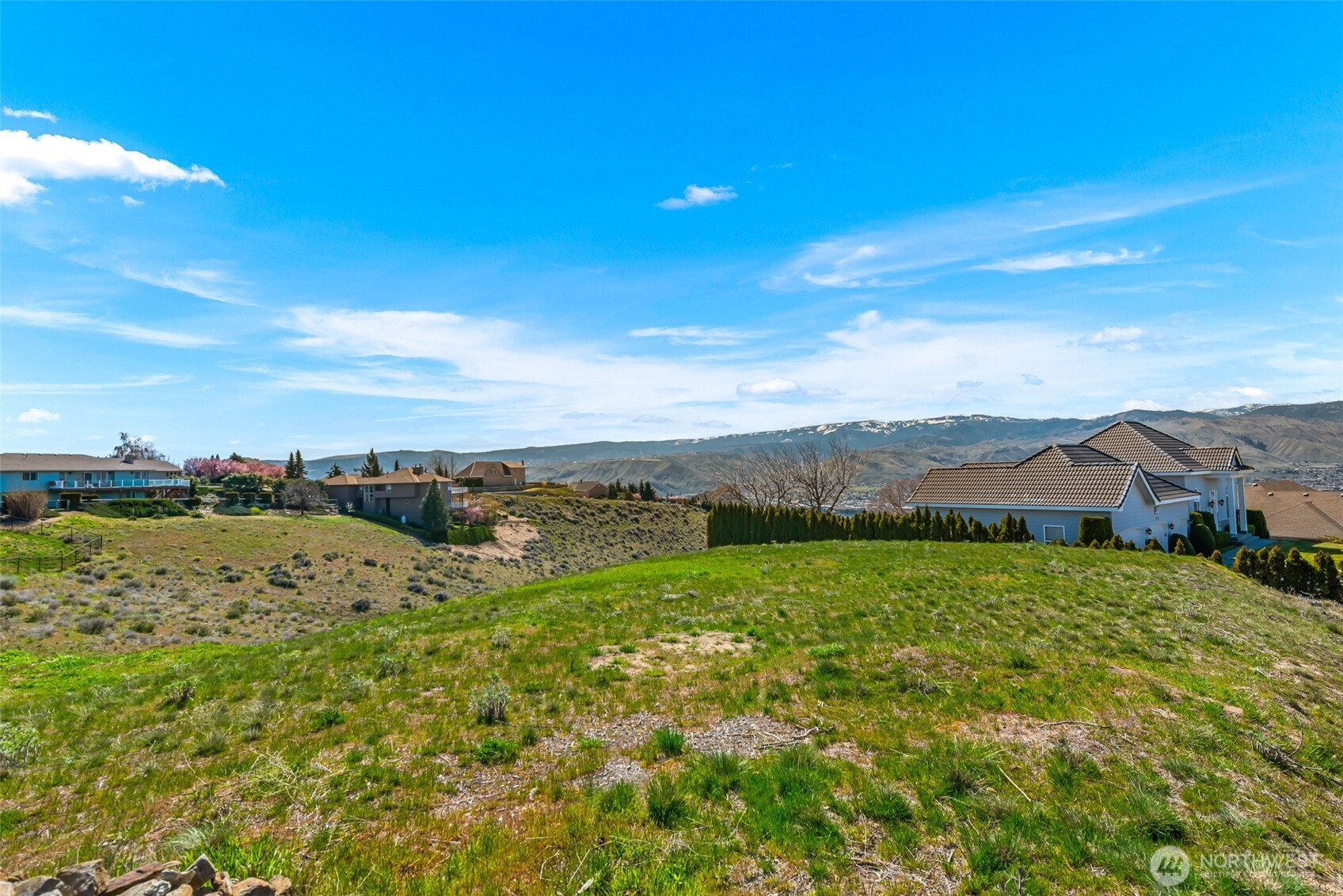2450 Twin Peaks View East Wenatchee WA 98802