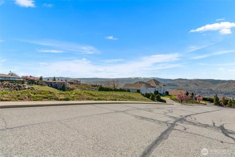 2450 Twin Peaks View East Wenatchee WA 98802