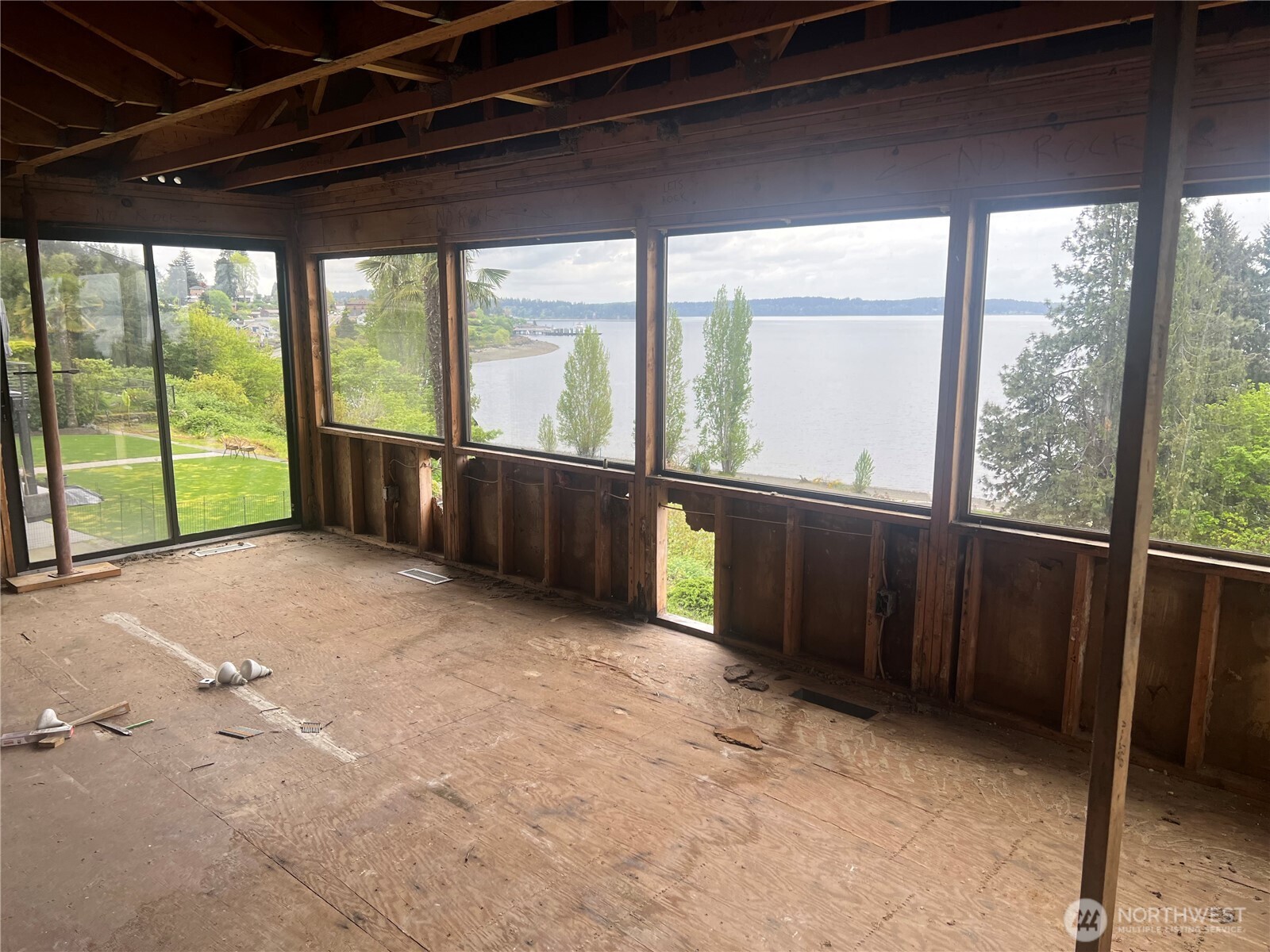 92 Tatoosh Place Steilacoom WA 98388