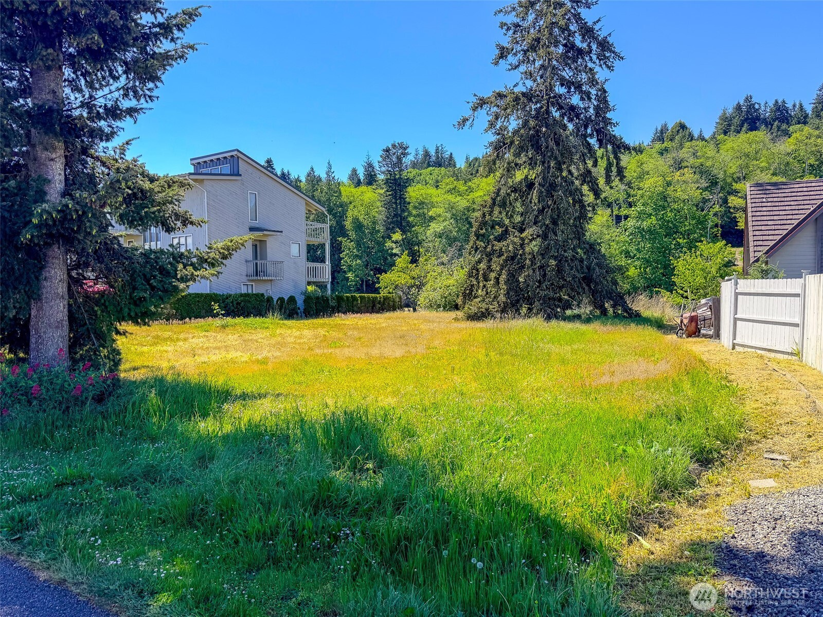 271 N Beach Drive Port Ludlow WA 98365