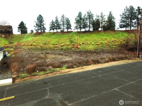 807 Zillah West Road Zillah WA 98953