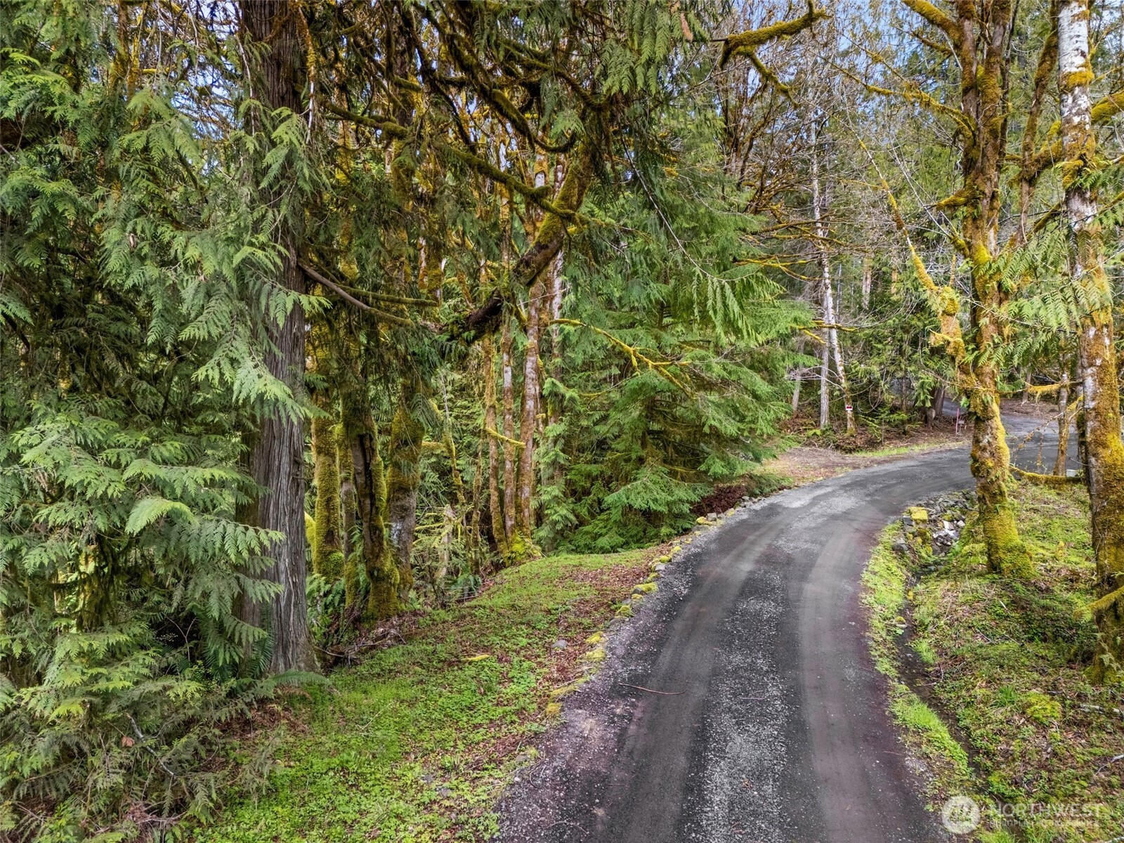 4 SE Sea Der Hok Lane Shelton WA 98584
