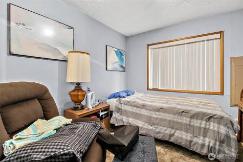 2416 NE 16th Street Renton WA 98056
