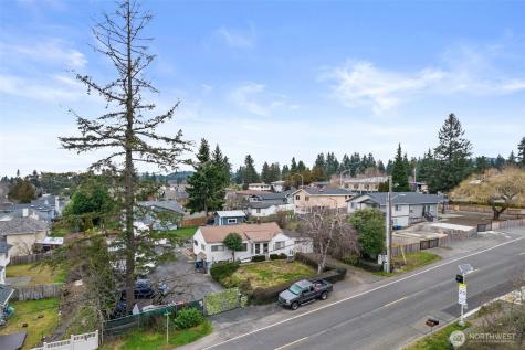 2416 NE 16th Street Renton WA 98056