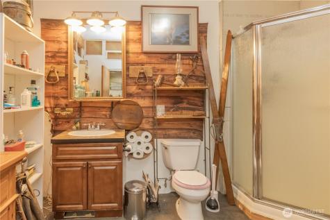 3910 E Harstine Island Road S Shelton WA 98584