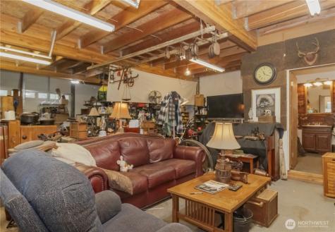 3910 E Harstine Island Road S Shelton WA 98584