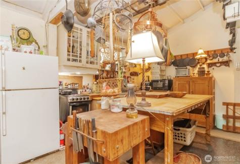 3910 E Harstine Island Road S Shelton WA 98584