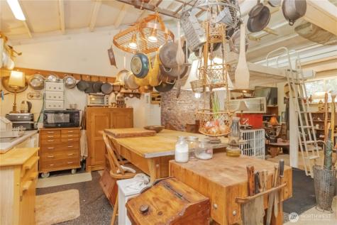 3910 E Harstine Island Road S Shelton WA 98584