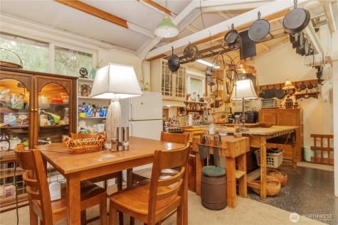3910 E Harstine Island Road S Shelton WA 98584