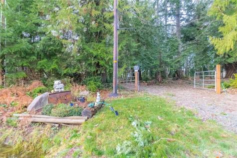 3910 E Harstine Island Road S Shelton WA 98584