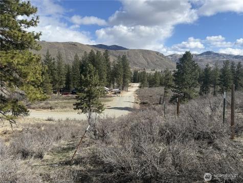 40 Rabbit House Road Winthrop WA 98862