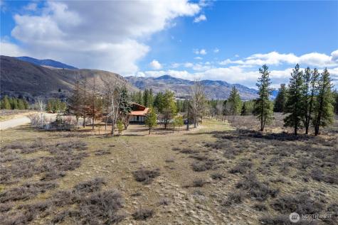 40 Rabbit House Road Winthrop WA 98862