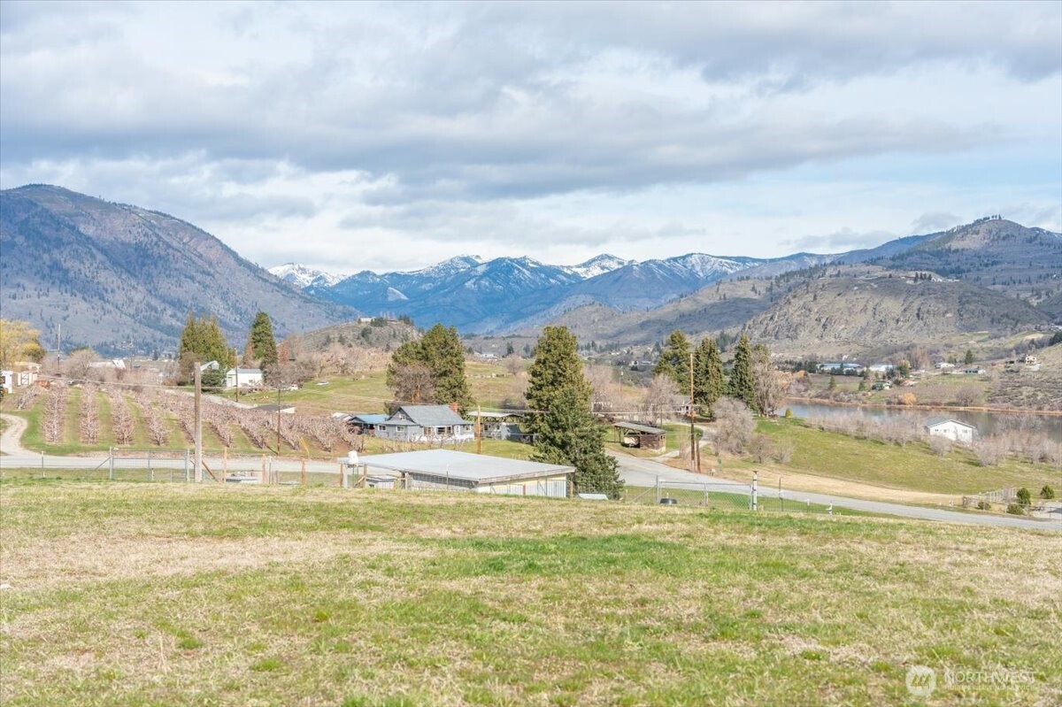 1594 Green Avenue Manson WA 98831