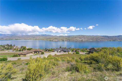 306 Clos Chevalle Road Chelan WA 98816