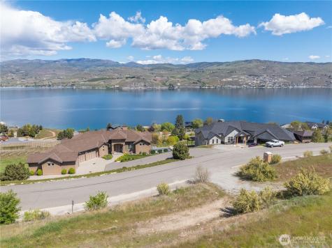 306 Clos Chevalle Road Chelan WA 98816