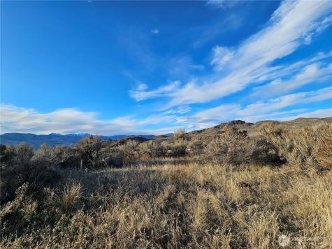 38 Pine Grove Road Oroville WA 98844